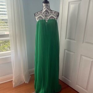 Elegant Green Strapless Maxi Dress
